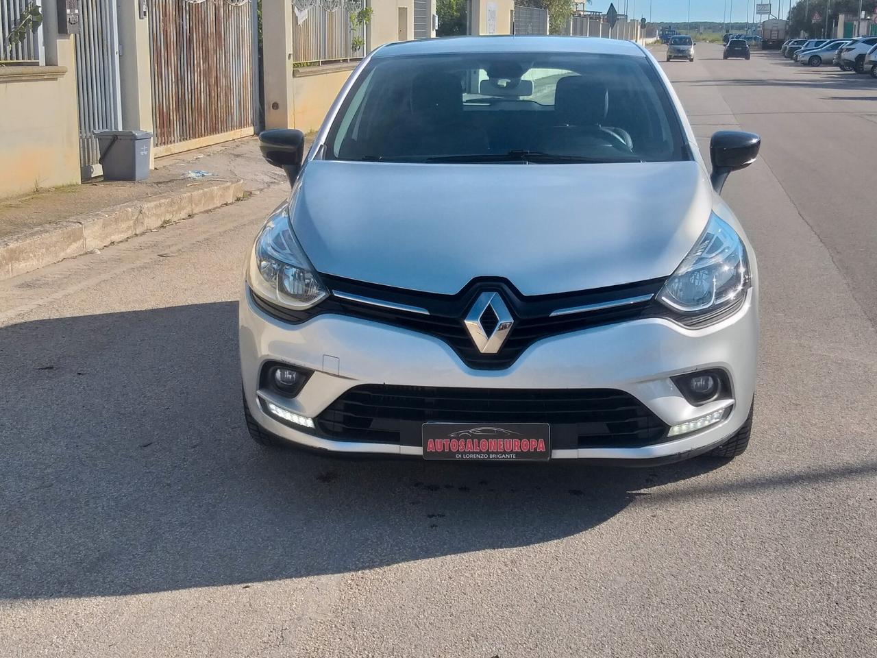 Renault Clio dCi 8V 75 CV 5 porte Moschino Zen