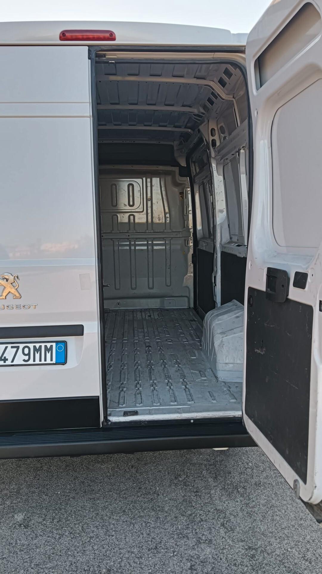 Peugeot Boxer 335 2.2 BlueHDi 140 S&S PLM-TA Furgone