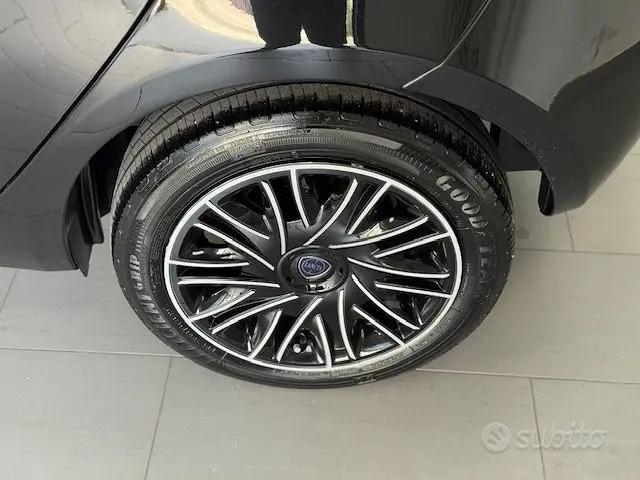 Lancia Ypsilon 1.0 firefly hybrid Gold KM CERT