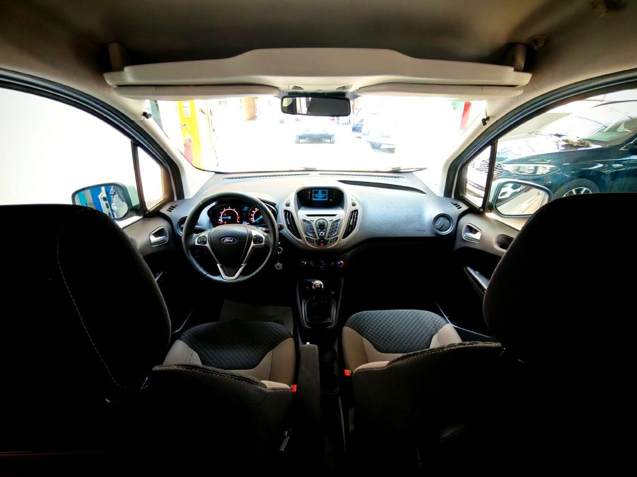 Ford Tourneo Courier 1.0 EcoBoost 100 CV Titanium
