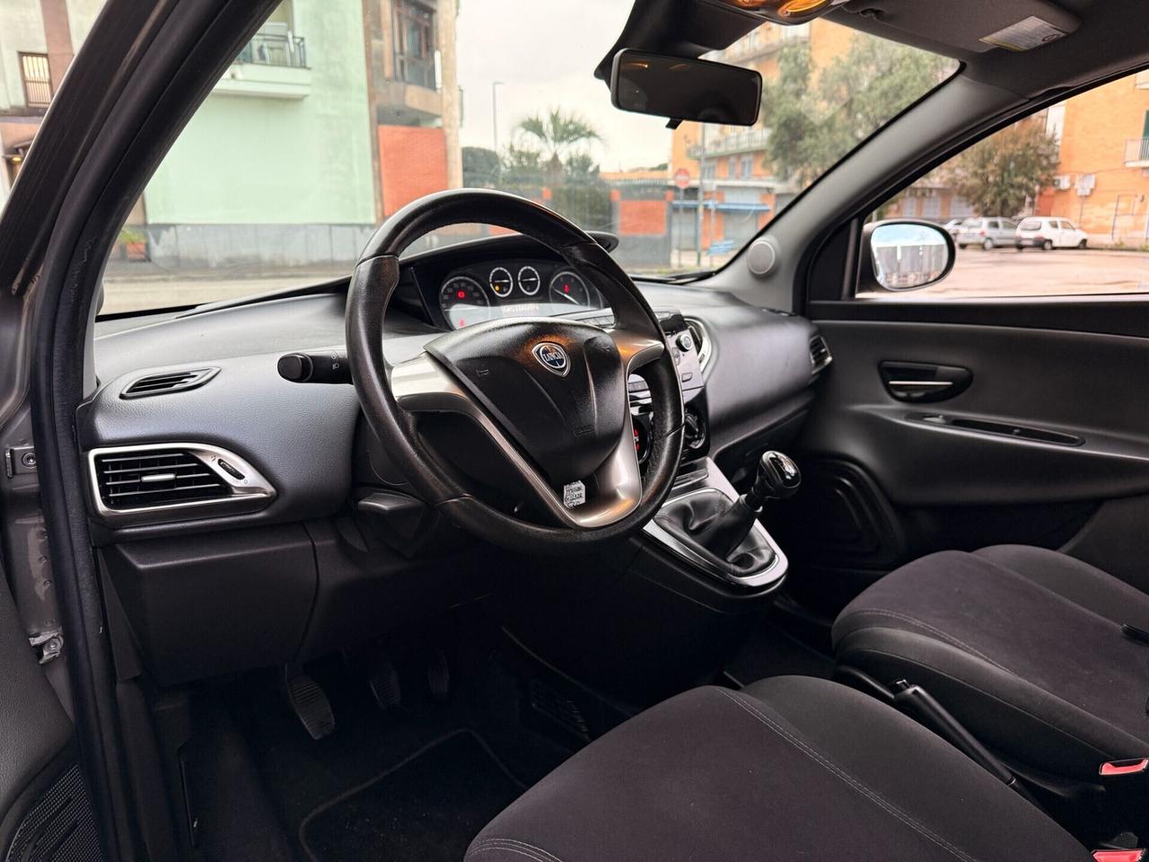 Lancia Ypsilon 1.3 MJT 16V 95 CV 5 porte IN PERFETTE CONDIZIONI