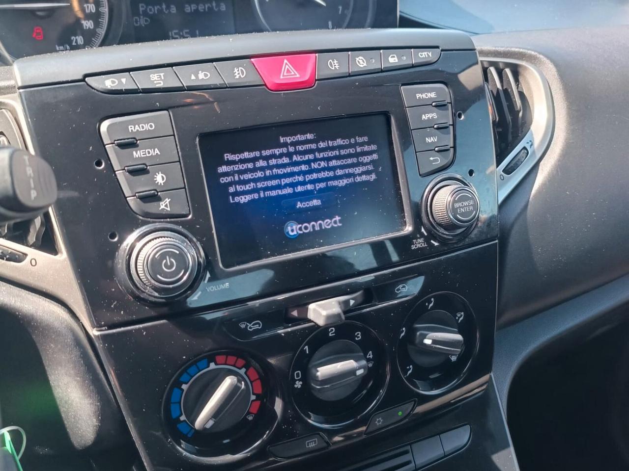 Lancia Ypsilon 1.0 FireFly 5 porte S&S Hybrid Ecochic Gold