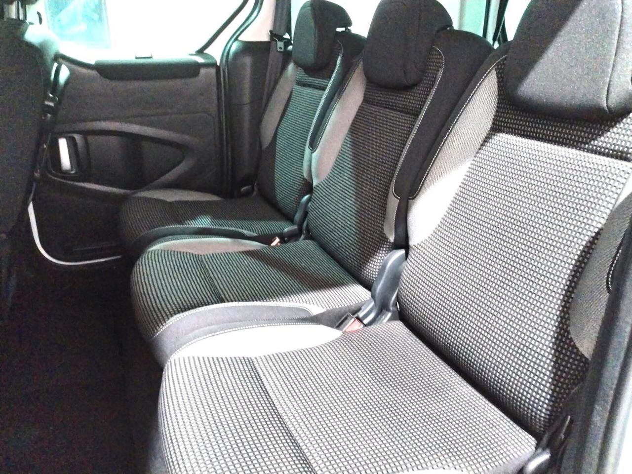 Peugeot Partner Tepee BlueHDi 100 Outdoor
