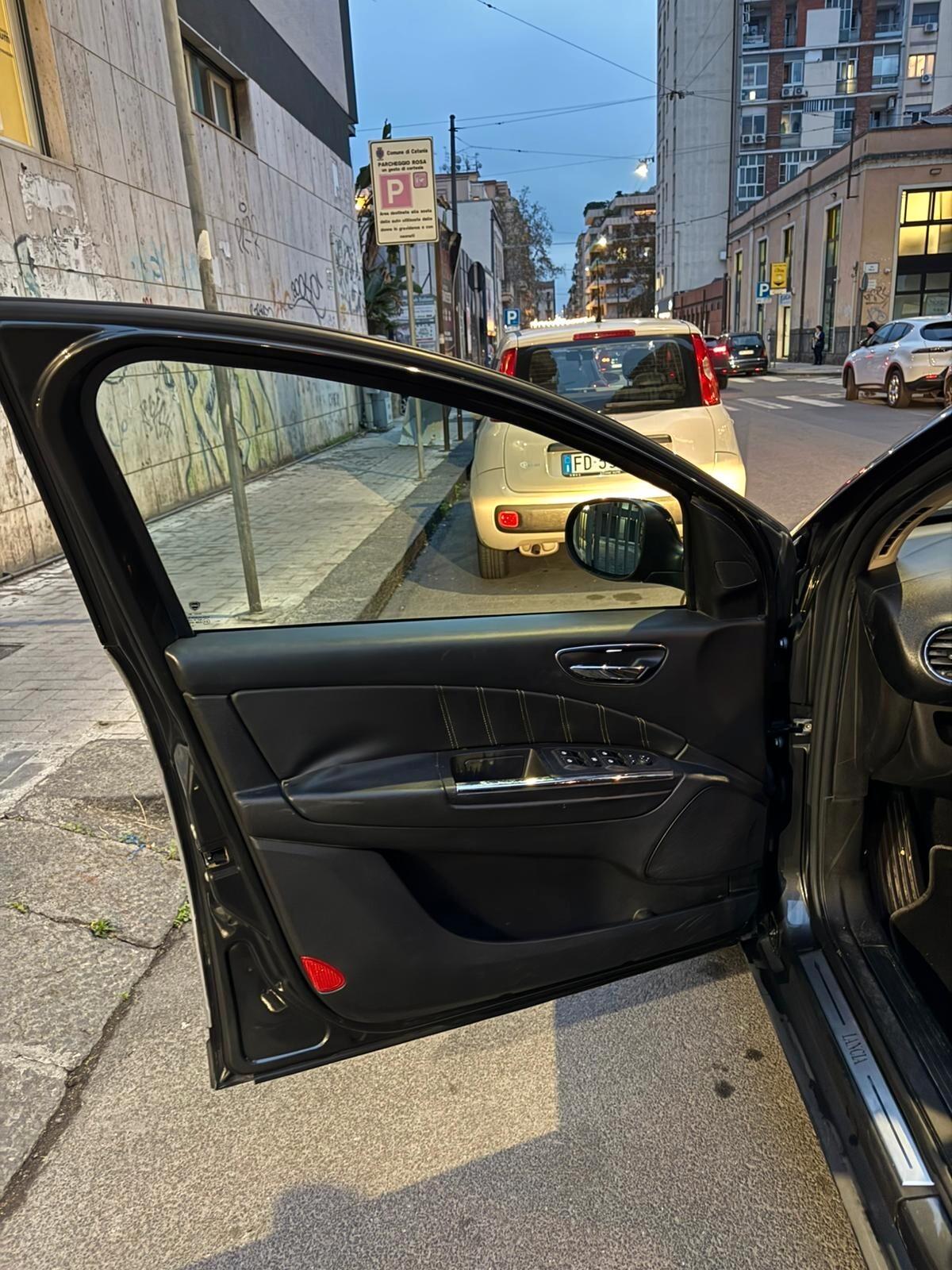 Lancia Delta 1.6 MJT DPF Platino