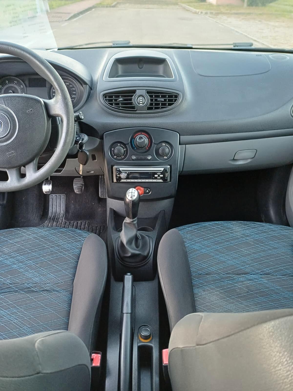 Renault Clio 1.2 16V 5 porte Luxe