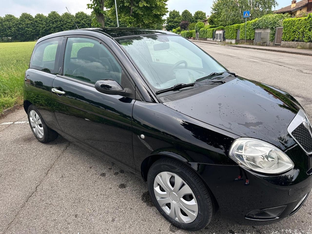 Lancia Ypsilon 1.2 Argento