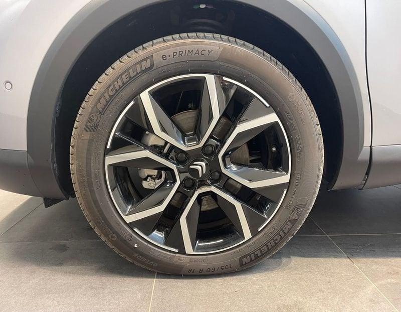 Citroën e-C4 motore elettrico 136 CV Shine