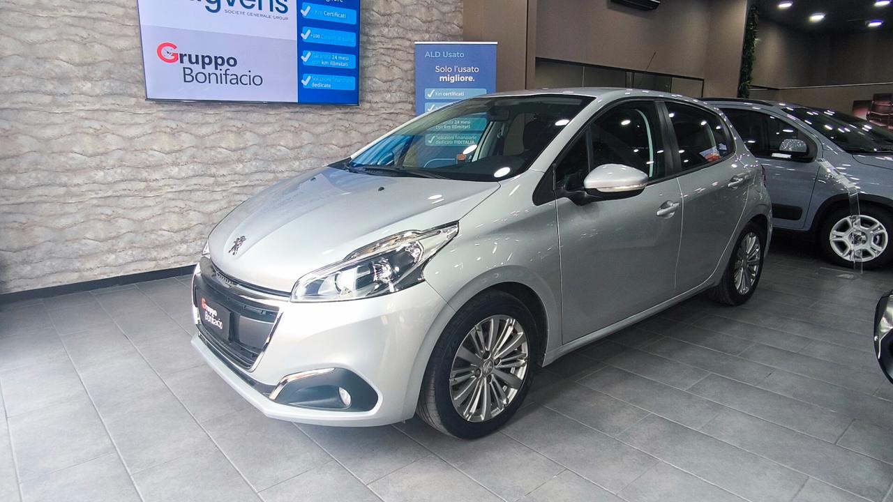 Peugeot 208 PureTech 82 5 porte Allure