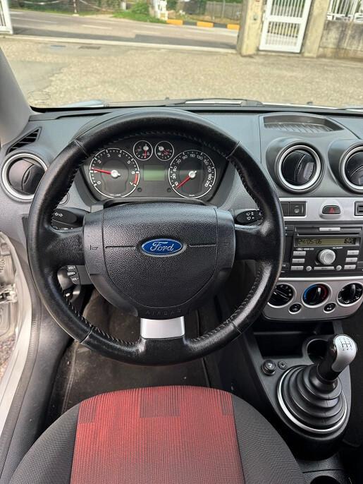 Ford Fiesta 1.2 16V 5p. Titanium