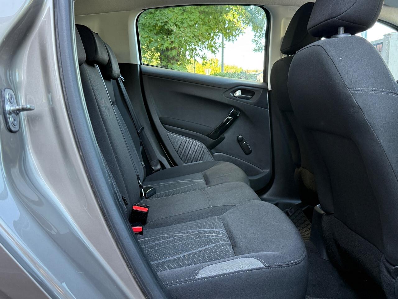 Peugeot 208 1.4 HDi 68 CV 5 porte Allure
