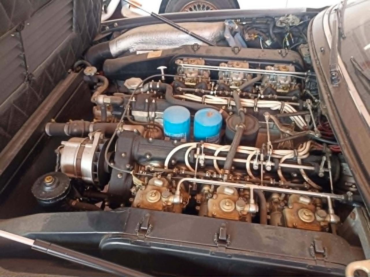 Ferrari 365 GT4 2+2 Manuale