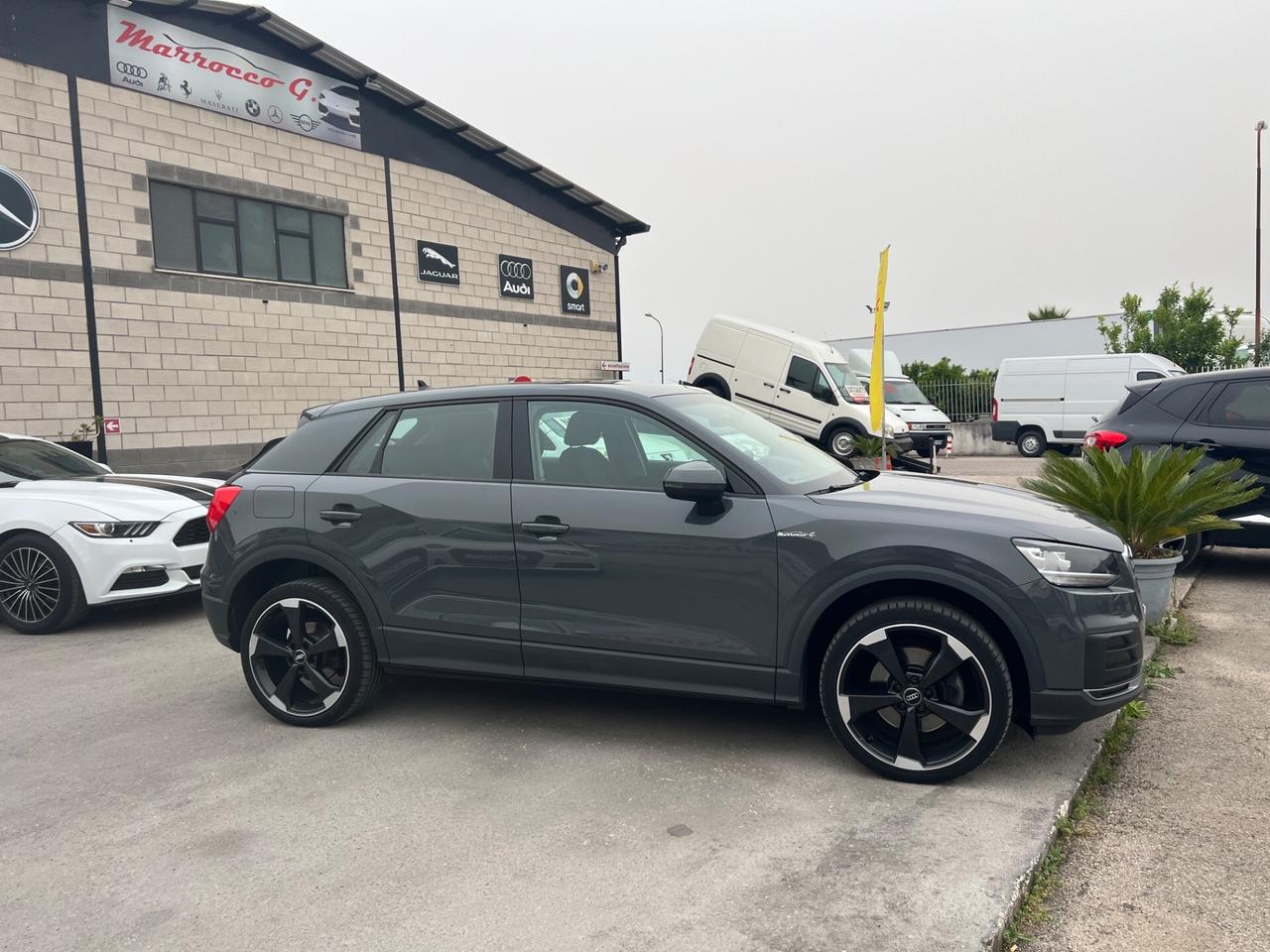 Audi Q2 40 TFSI quattro S tronic Business