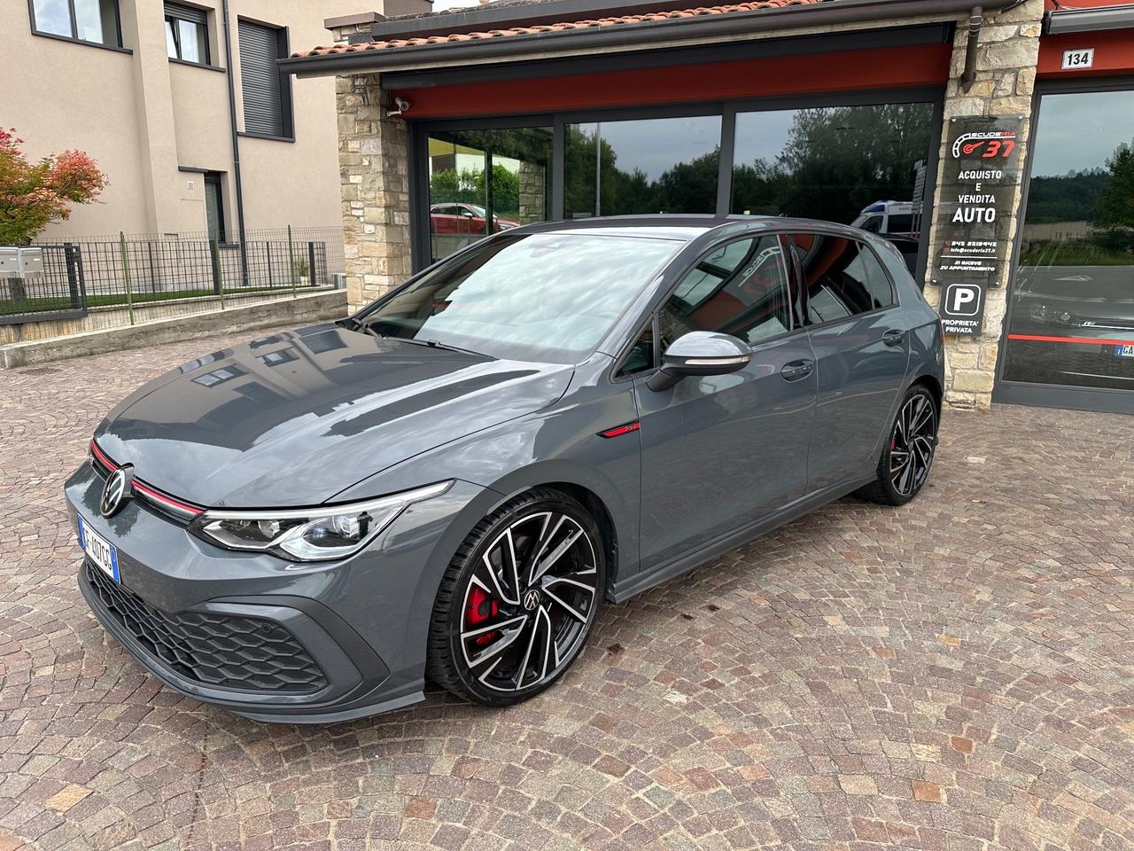 Volkswagen Golf GTI 2.0 TSI