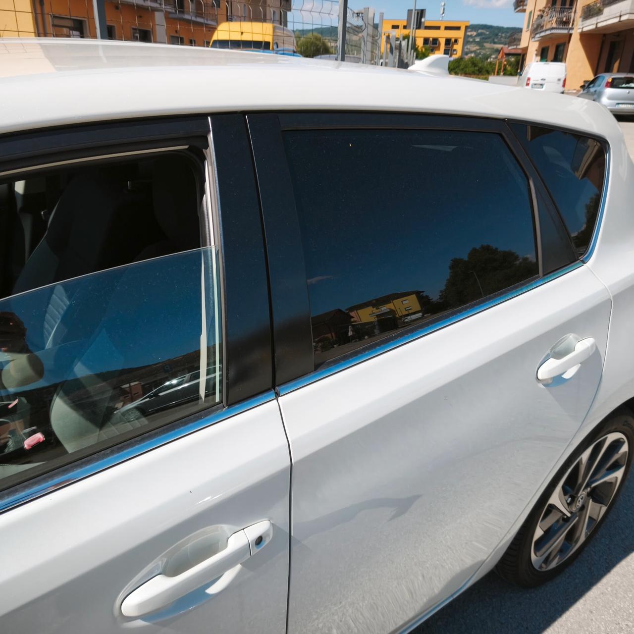 Toyota Auris 1.6 D-4D Lounge