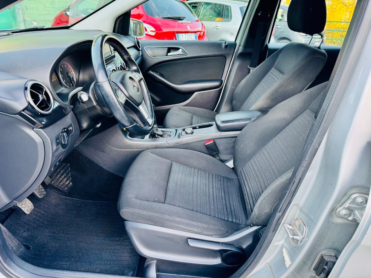 Mercedes-benz B 180 Premium