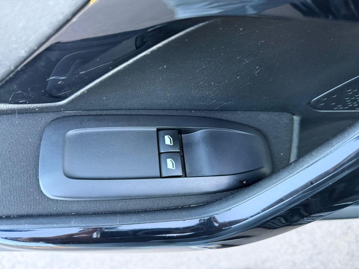 PEUGEOT - 208 - 1.2 VTi 82 CV 5p. Allure