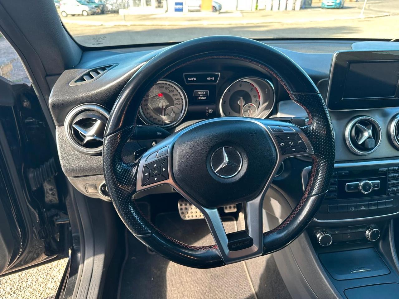 Mercedes-Benz CLA 220 CDI Automatic Premium AMG 2014