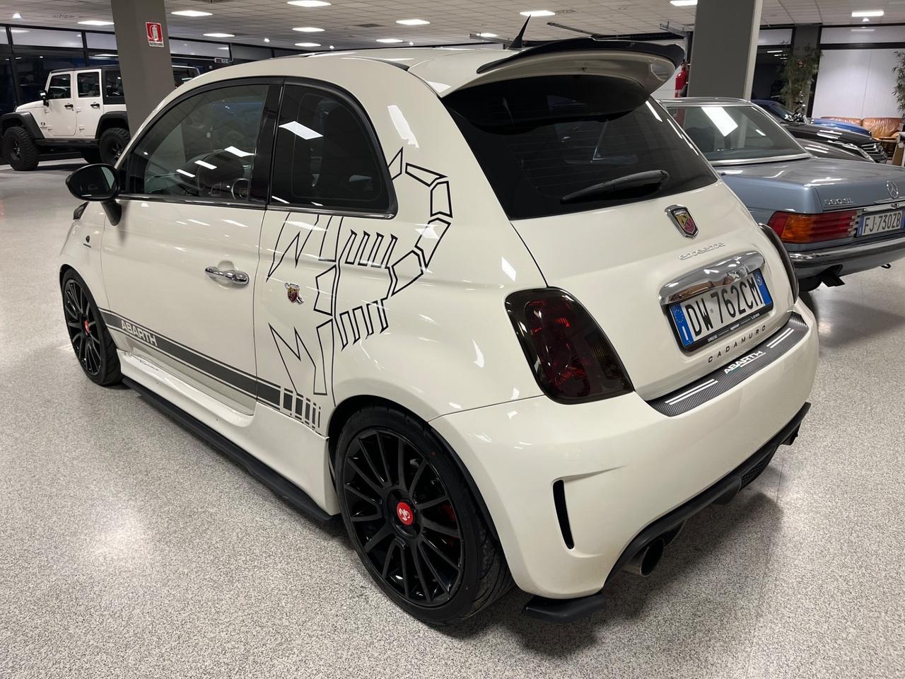 Abarth 500 1.4 Turbo T-Jet 275cv ESSEESSE