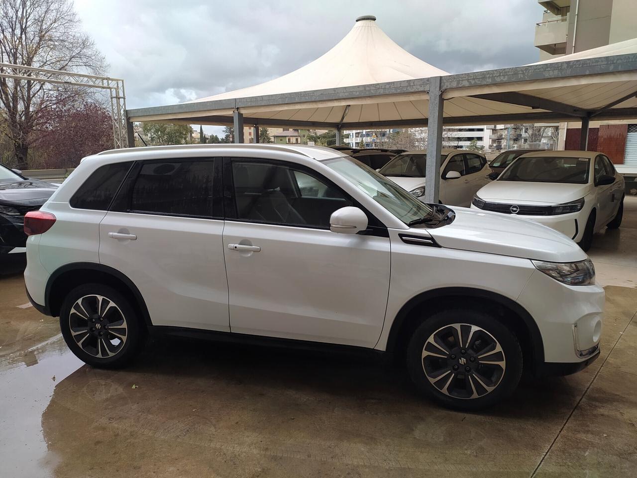 Suzuki Vitara hybrid TOP 4X4 (super economica)
