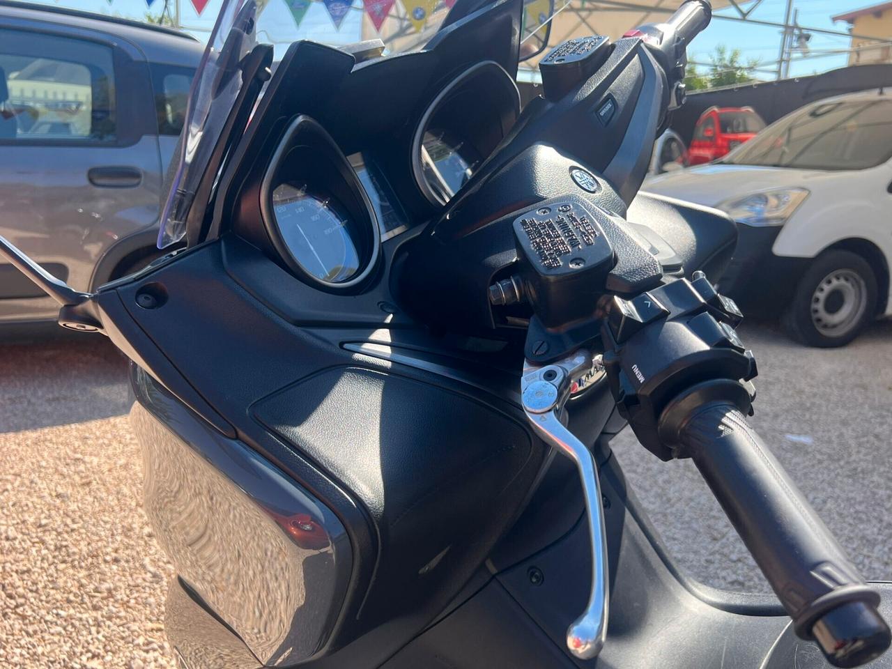 T-MAX 650
