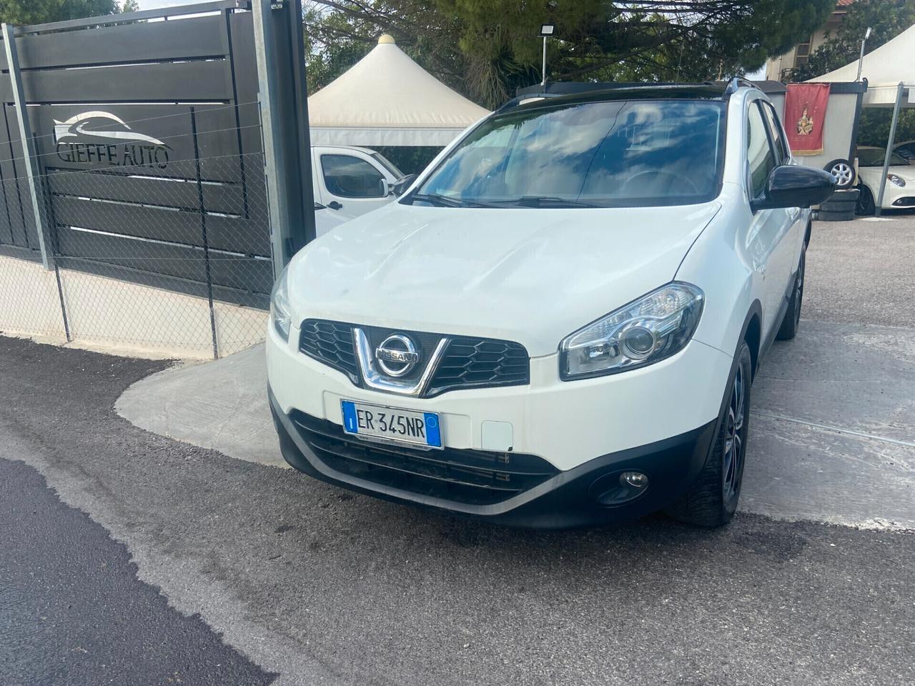 Nissan Qashqai 1.6 dCi Tekna (Tetto-Navi-Retro)