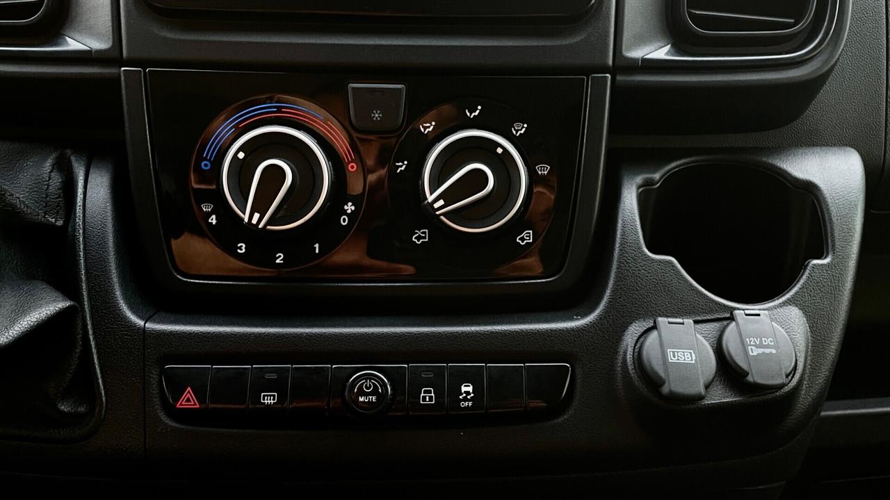 FIAT DUCATO 35 2.2 MJT PM-TM LAMIERATO 140CV - TELECAMERA POSTERIORE, PORTA SCORREVOLE, NEOPATENTATI