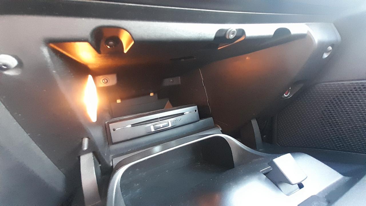 Peugeot 208 1.4 HDi 68 CV 5 porte Allure