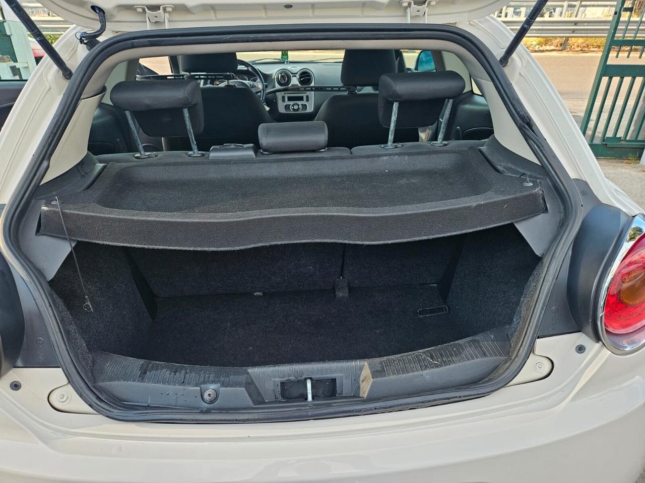 Alfa Romeo MiTo 1.3 JTDm Distinctive 2011