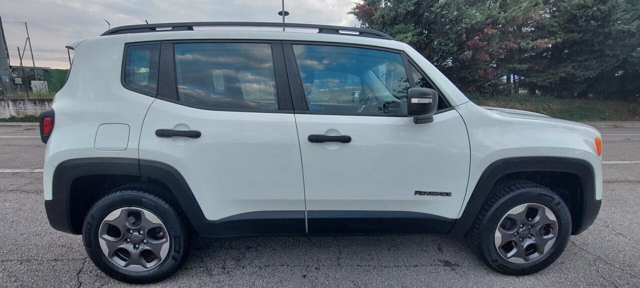 JEEP RENEGADE 2,0 DIESEL 120 CV 4WD 4X4 NAVIGATORE TELEFONO SENSORI IMPECCABILE