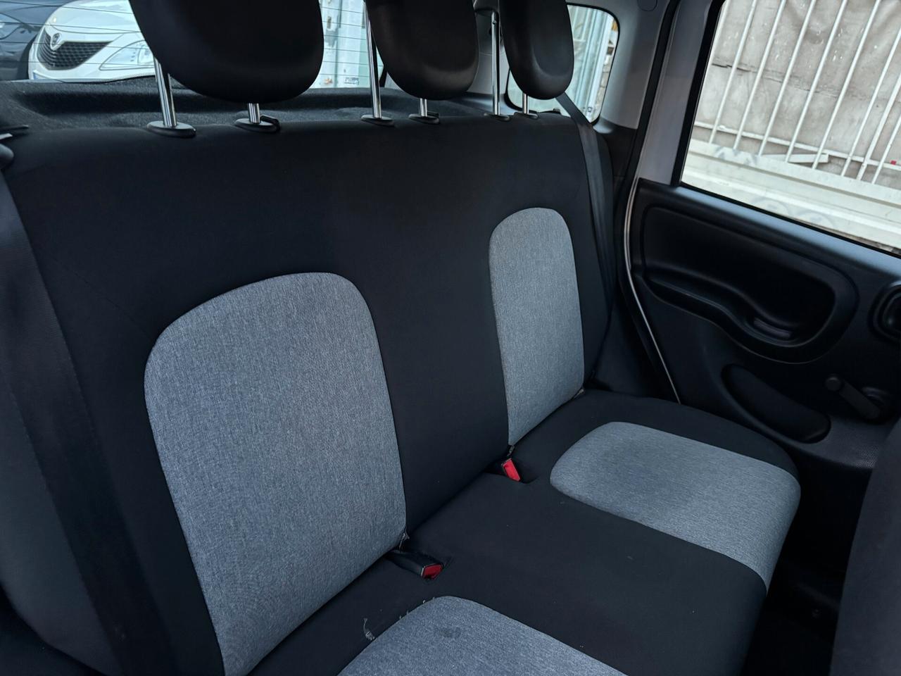 Fiat Panda 1.2 Lounge 2018 COMANDI AL VOLANTE