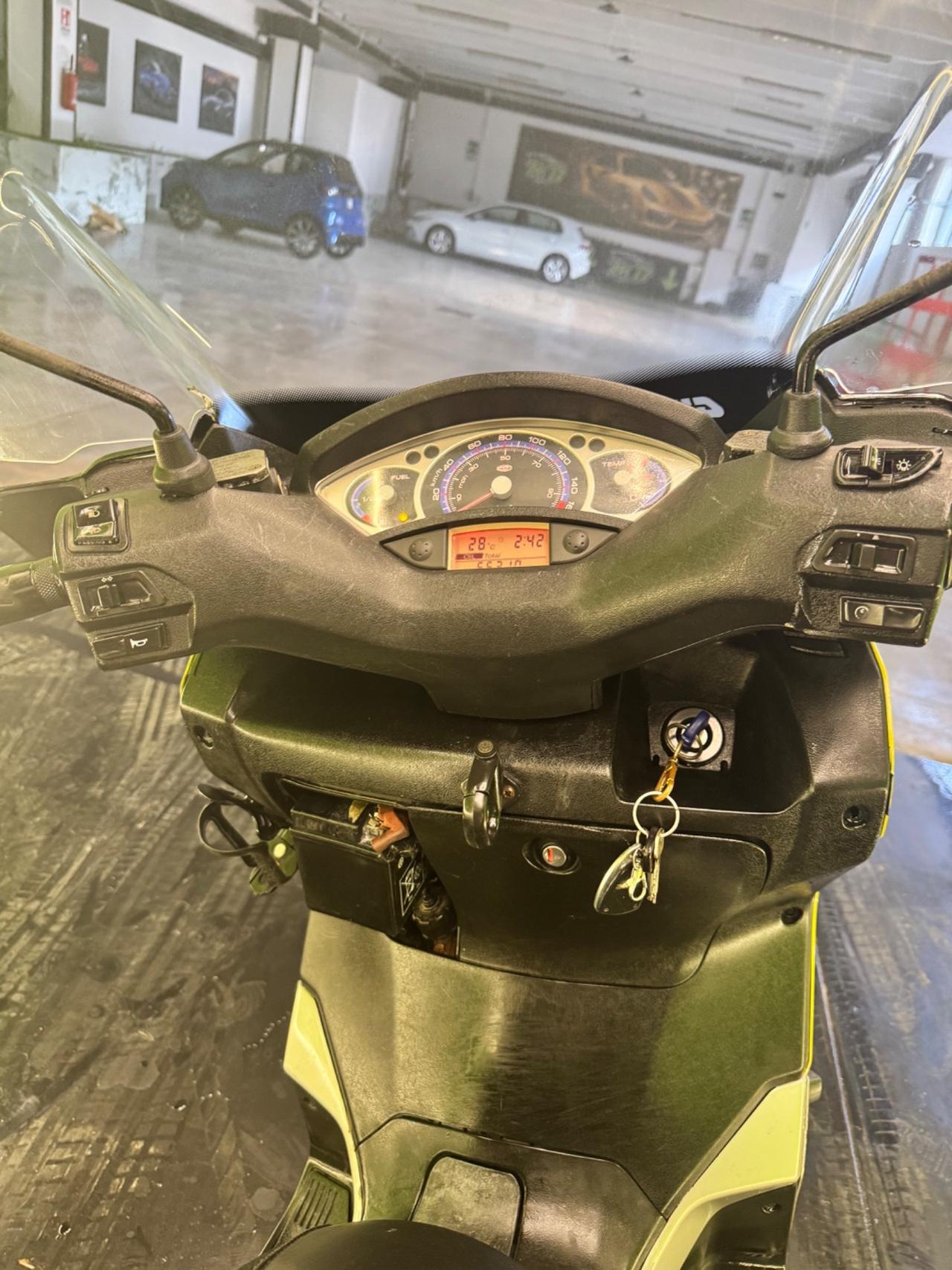 Yamaha X-Max 250