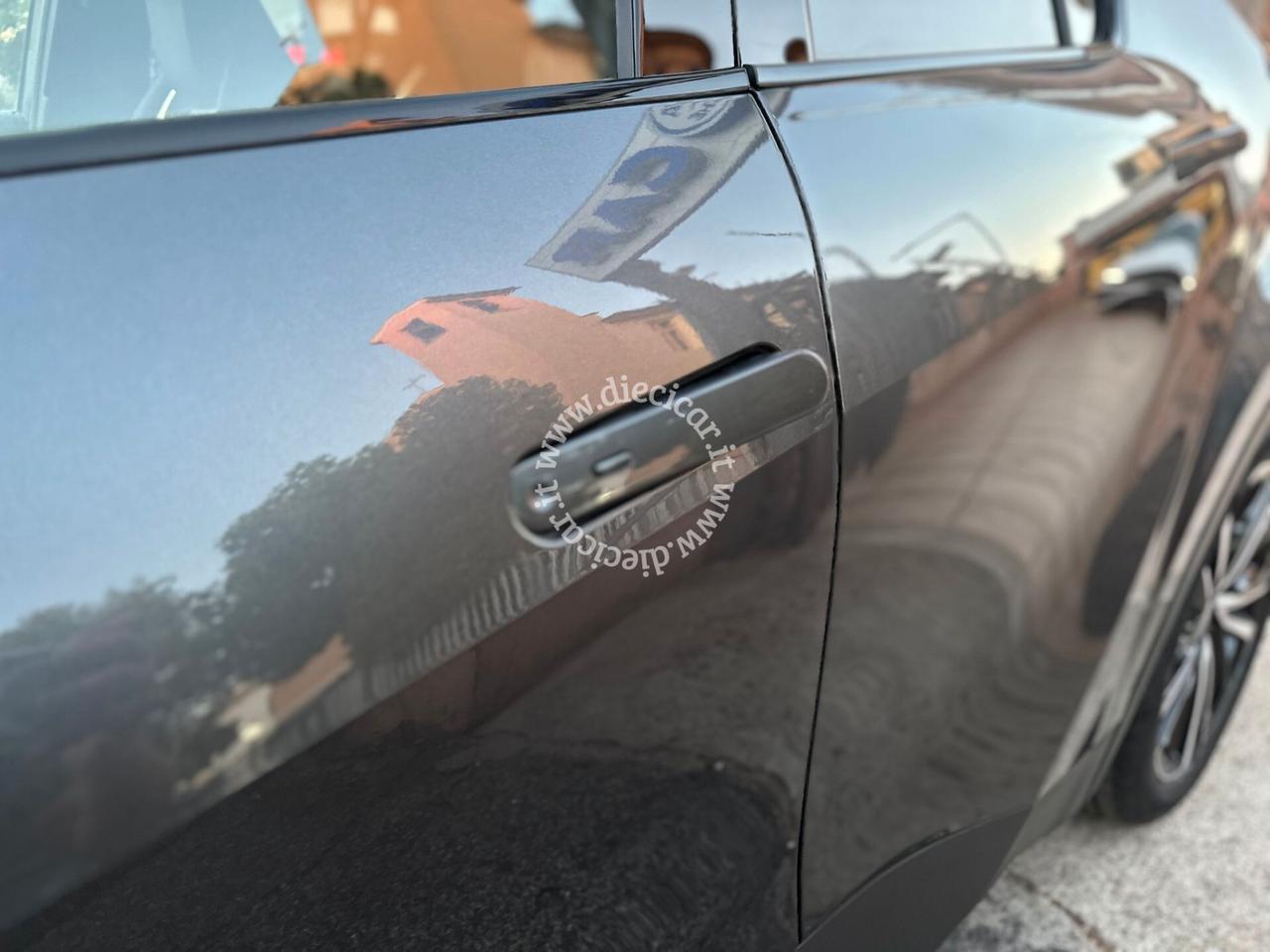 Toyota C-HR 1.8 Hybrid E-CVT Lounge PANORAMA 9000KM