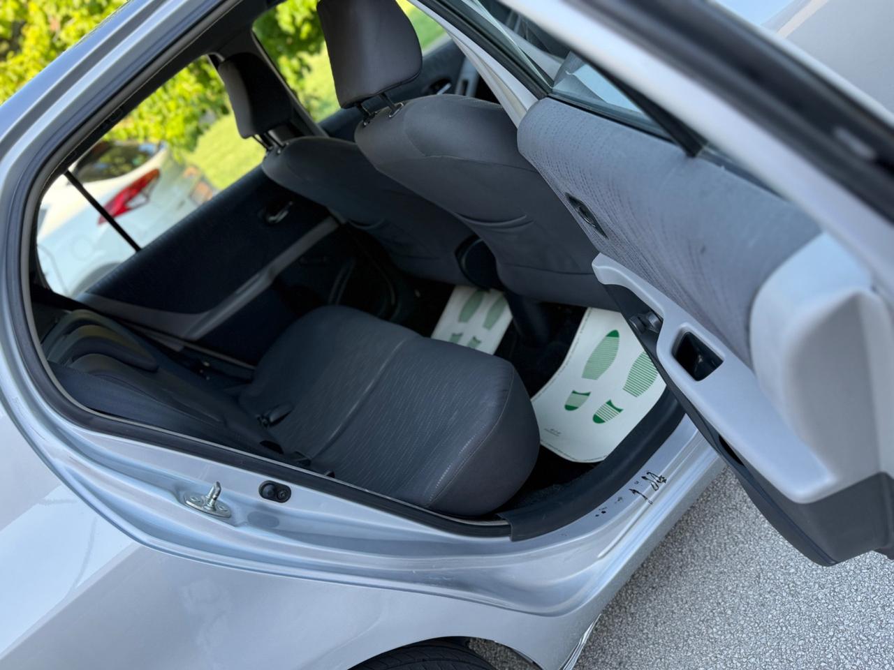 Toyota Yaris 1.3 5 porte Sol
