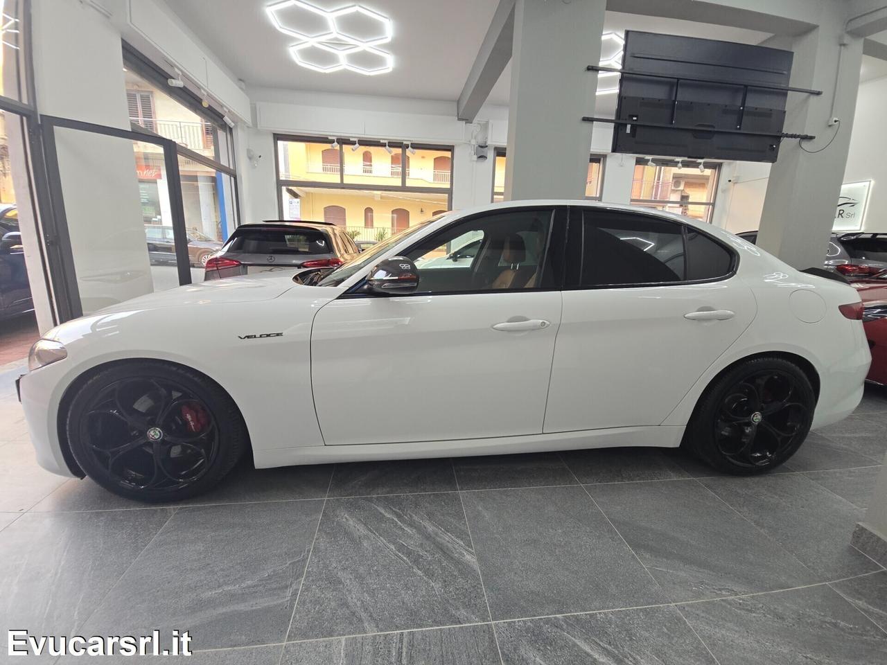 Alfa Romeo Giulia 2.0 Turbo 280 CV AT8 AWD Q4 Velo