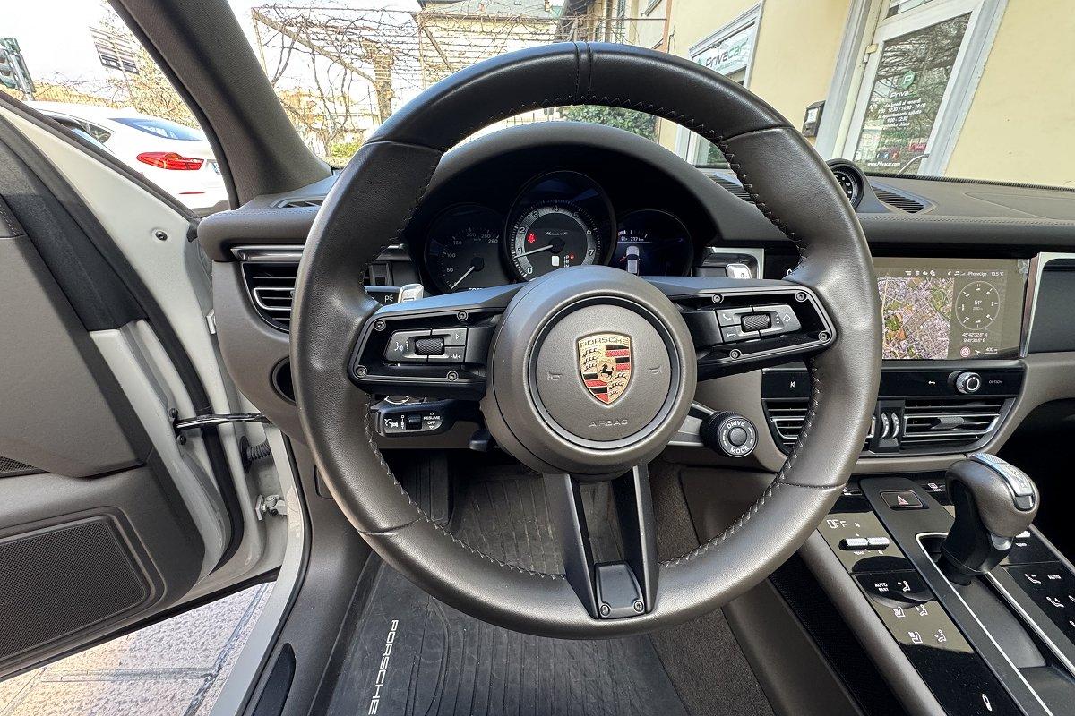 PORSCHE Macan 2.0 T