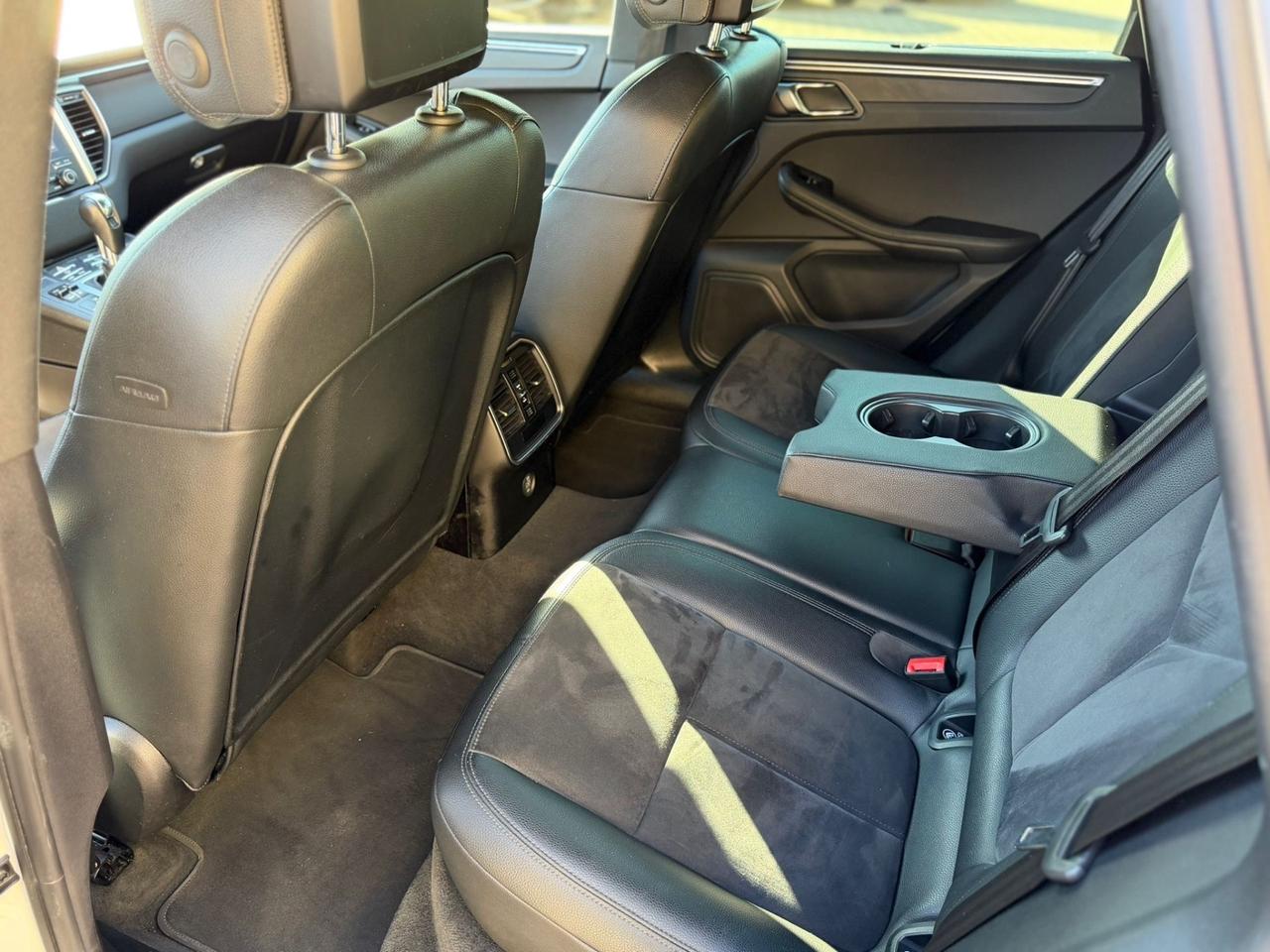 PORSCHE MACAN 2.0 BENZINA