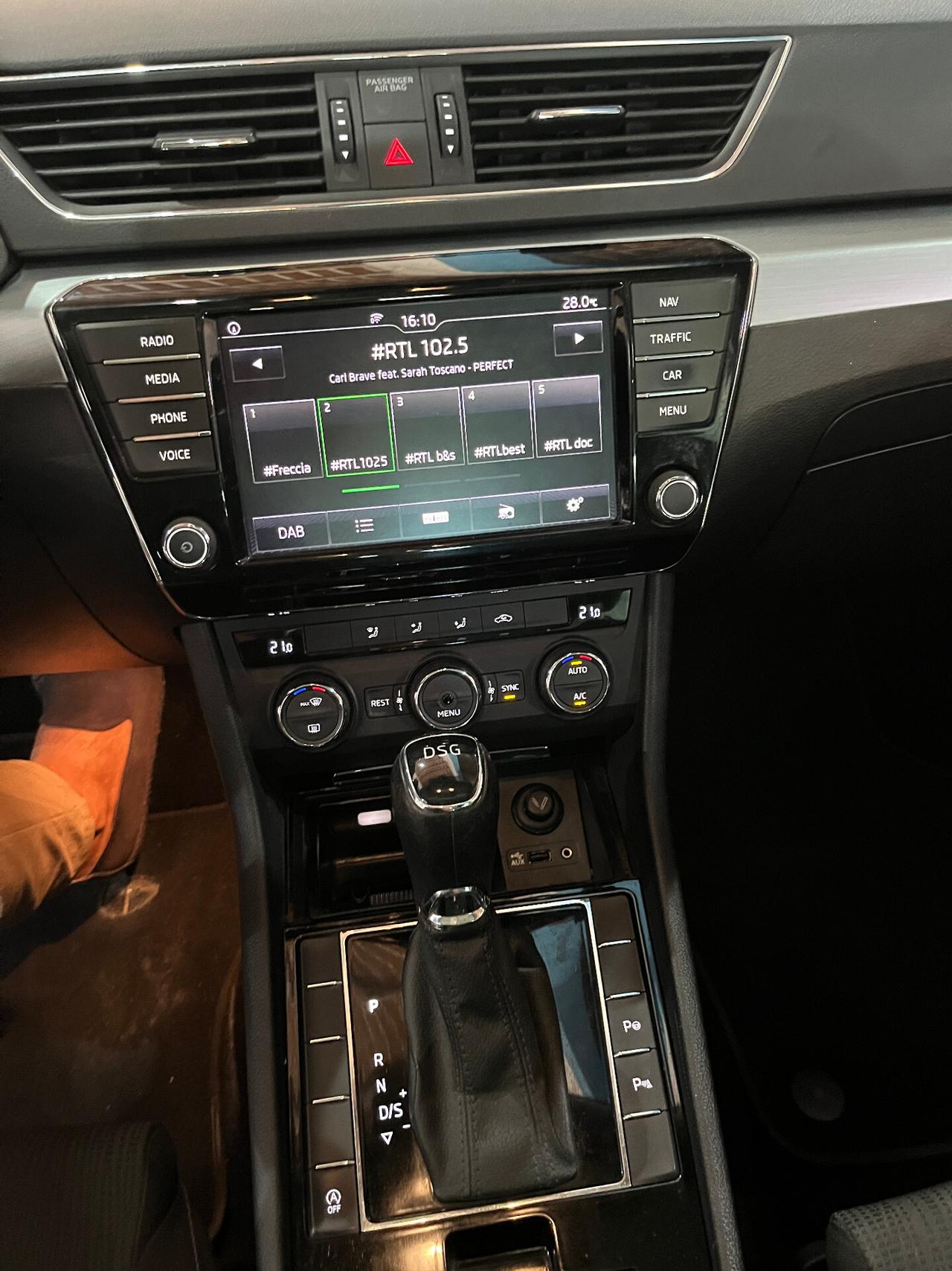 Skoda Superb 2.0 TDI DSG Wagon Ambition
