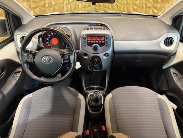 Toyota Aygo Connect 1.0 VVT-i 72 CV 5 porte x-cool