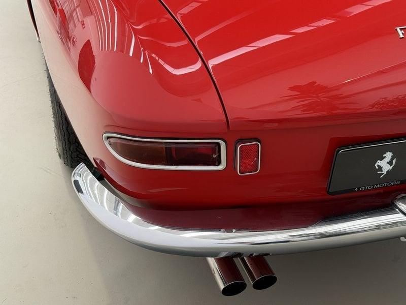 Ferrari 330 GT 2+2 restauro da concorso