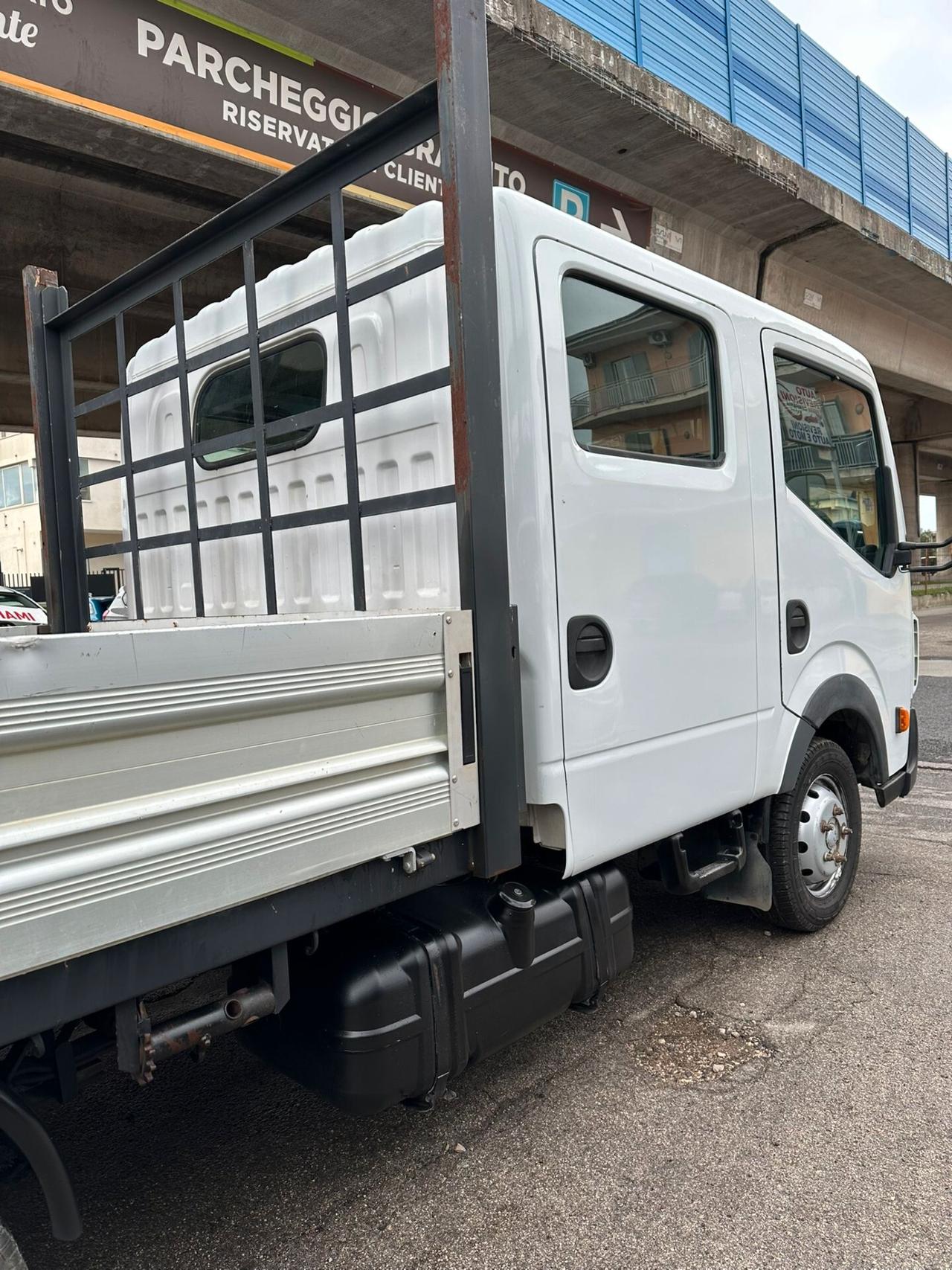 Renault Maxity Cabstar Doppia Cabina