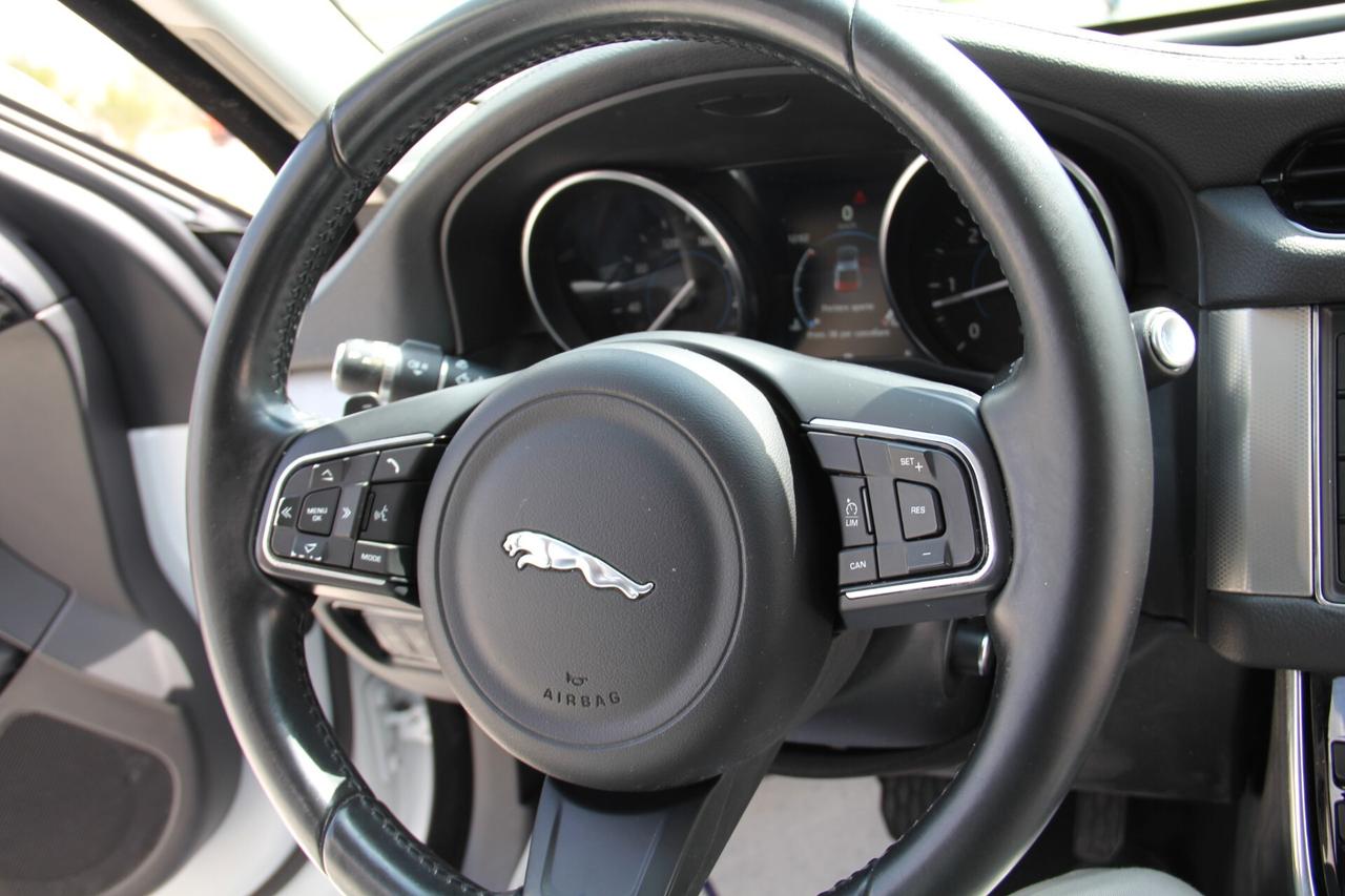 Jaguar XF 3.0 D V6 300 CV aut. Prestige