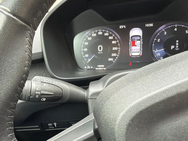 VOLVO XC40 IN PROMO!!!!!!!!BENZINA Geartronic Momentum Core