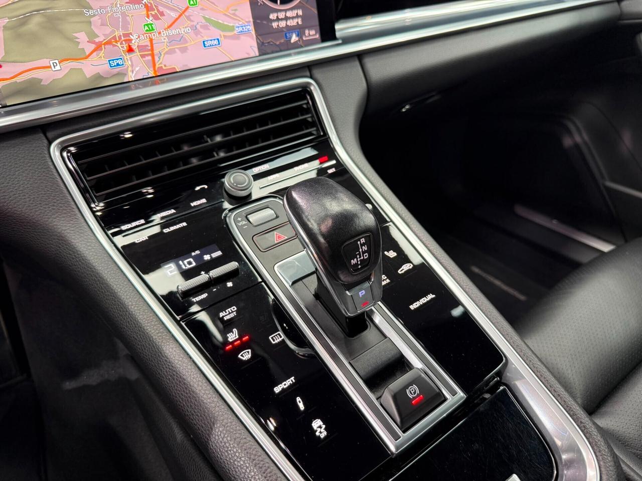 Porsche Panamera 3.0 4 (298)