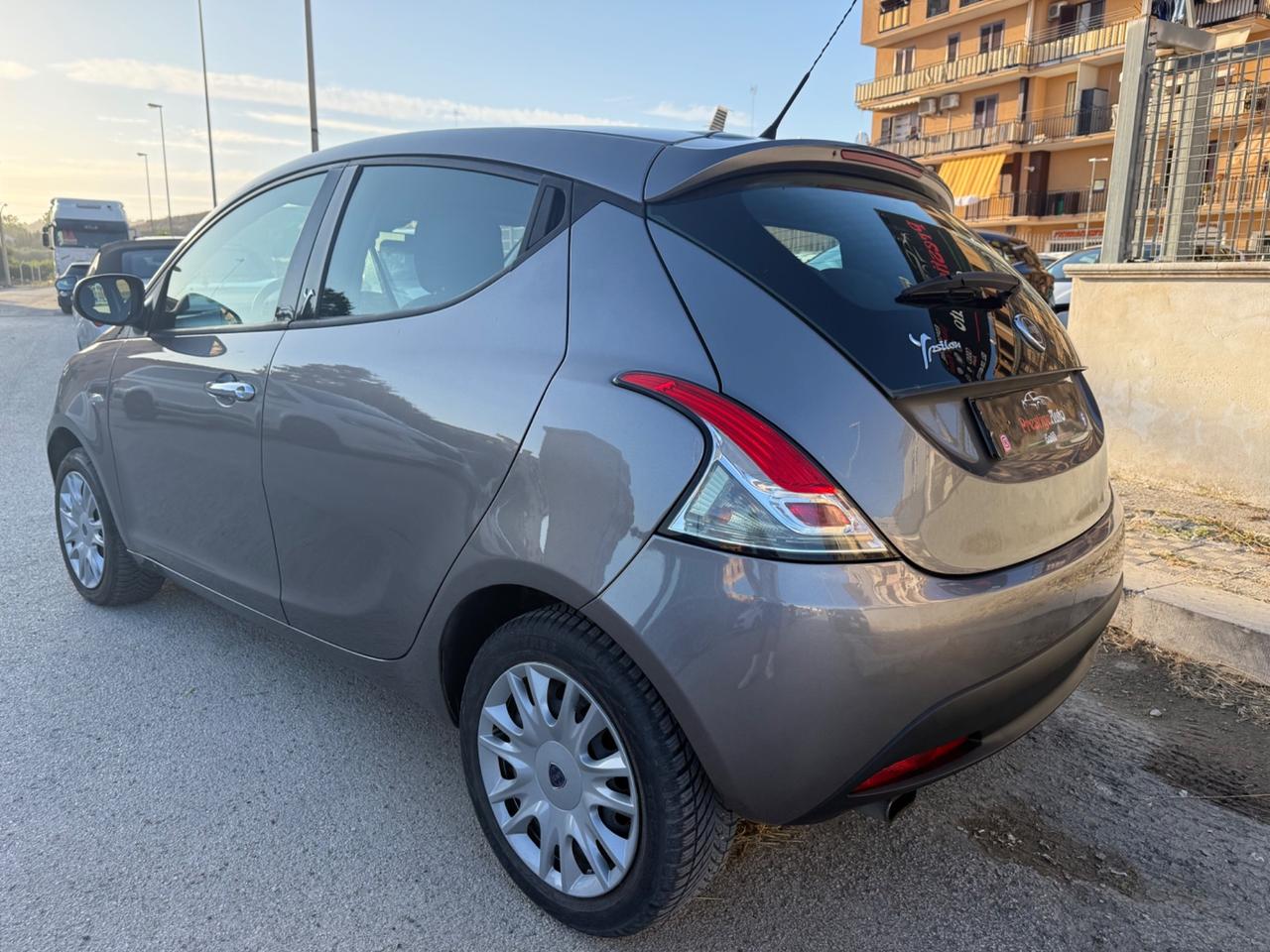 Lancia Ypsilon 1.3 MJT 16V 95 CV 5 porte S&S Silver 2013