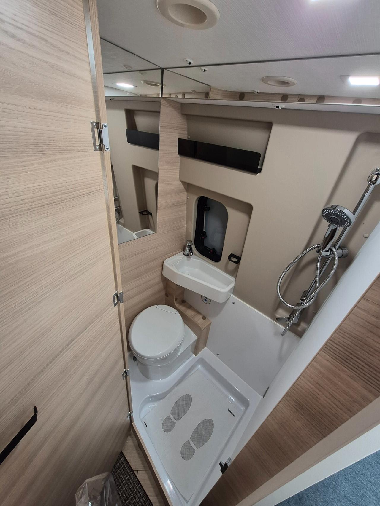 Challenger V114 MAX BREAK 4 POSTI EXTRA ACCESSORIATO