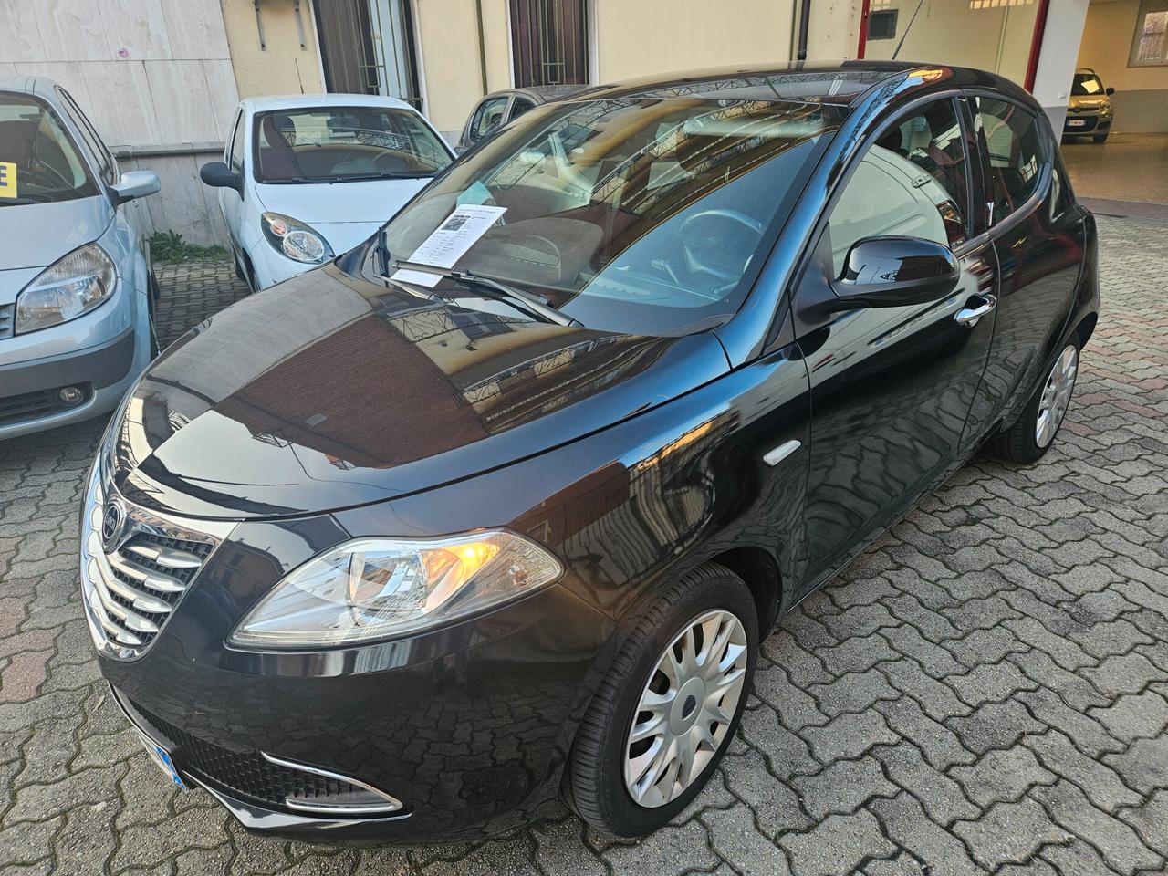Lancia Ypsilon 1.2 69 CV 5 porte S&S Gold