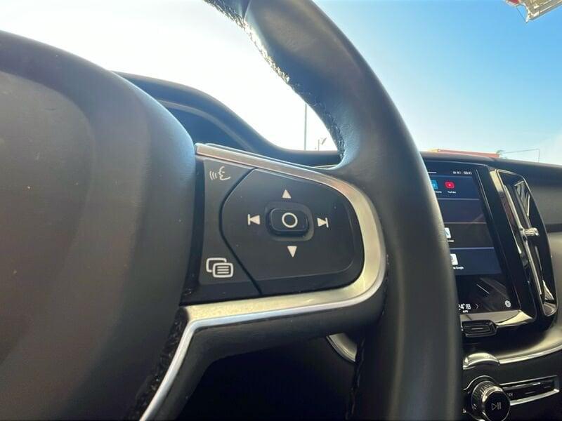 Volvo XC60 XC60 B4 (d) AWD automatico Core