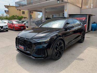 Audi Q8 RS TFSI V8 quattro tiptronic