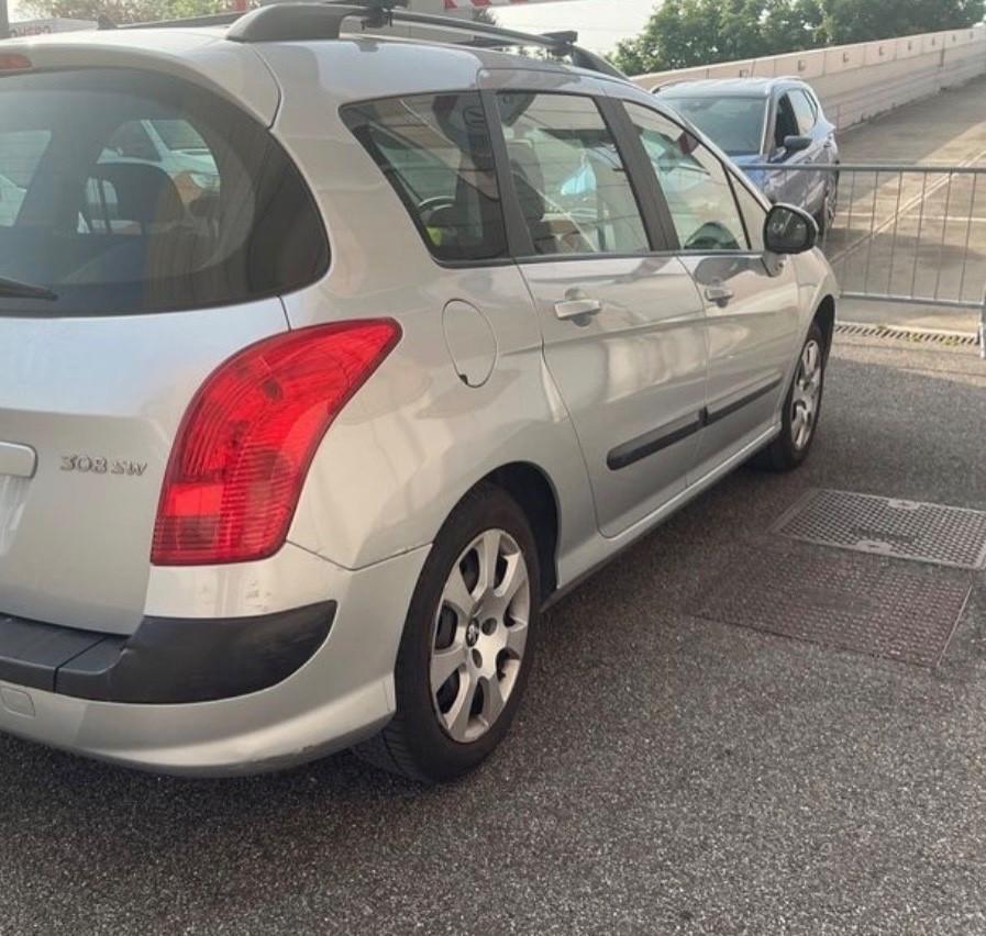 Peugeot 308 1.4 VTi 98CV SW Access