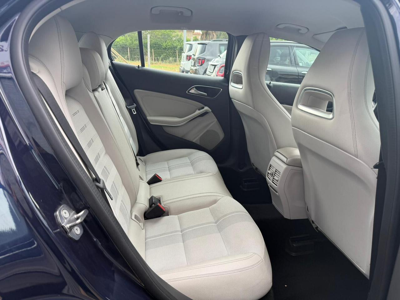 Mercedes-benz GLA 200 d SPORT CERCHI 19